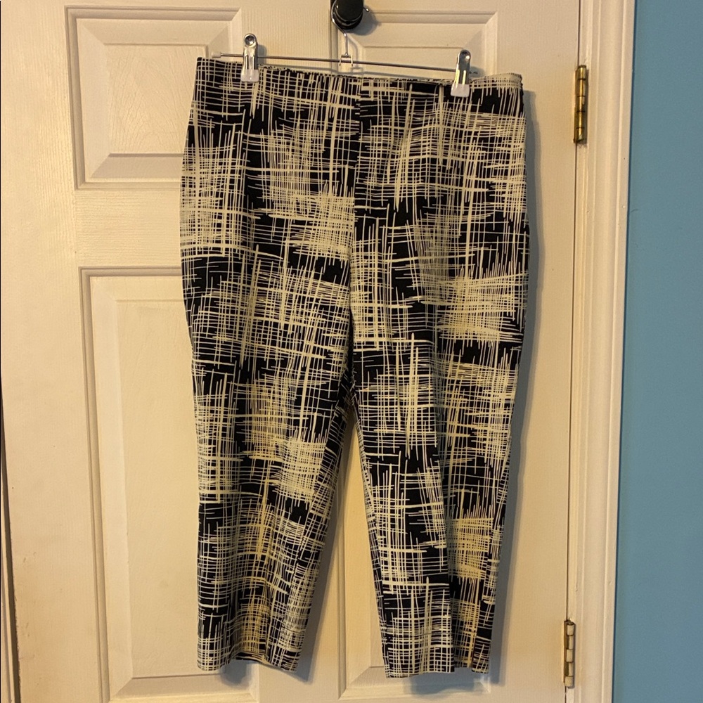 Black and Cream Abstract Grid Cropped Pants